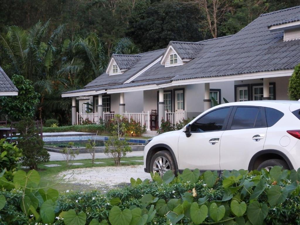 Suksompong Resort photo 3