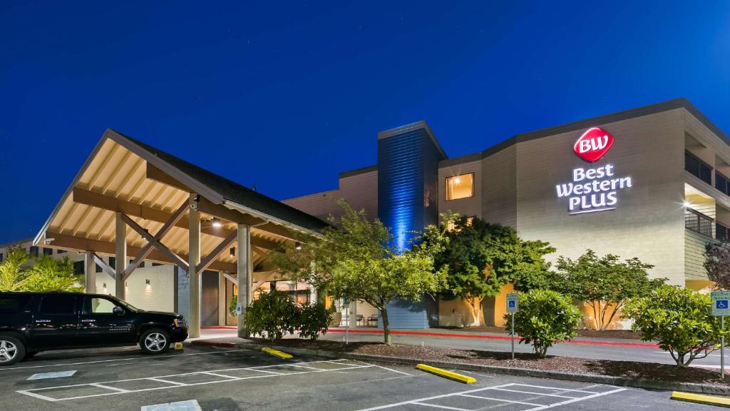 Best Western Plus Silverdale Beach Hotel image