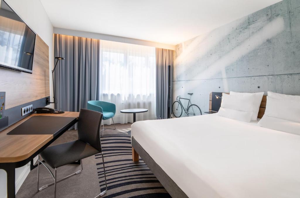 Двухместный (Улучшенный двухместный номер с 1 кроватью), Novotel Wrocław City