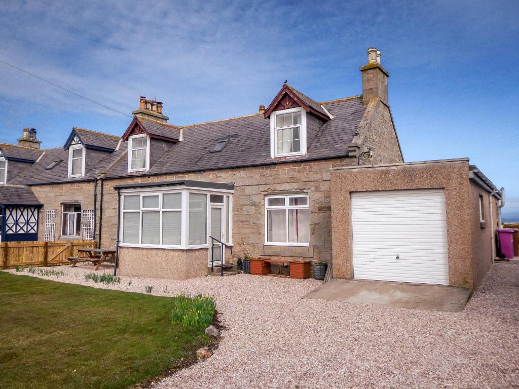 The Mouries Holiday Cottage photo 2