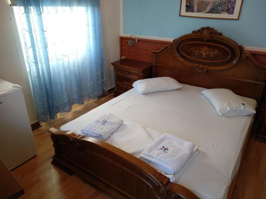 Трехместный (Классический трехместный номер), Diethnes Hotel