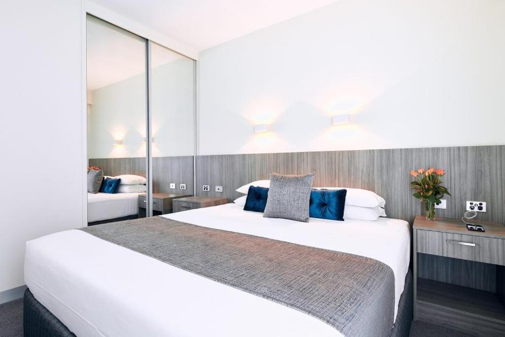 Club Laverton Room Type - Deluxe Suite