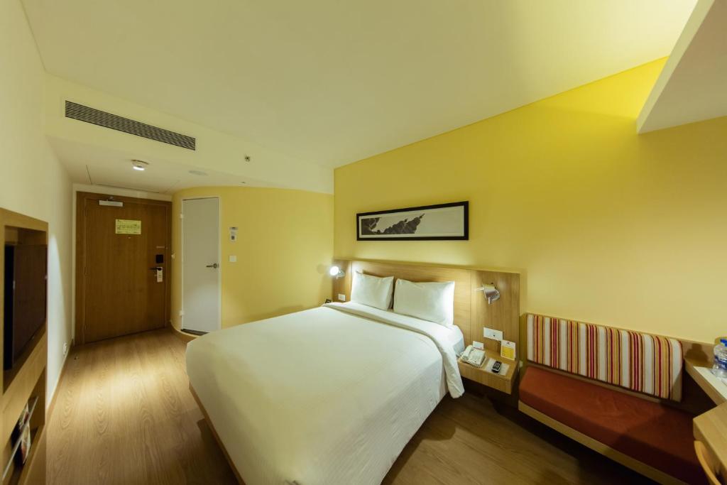 Двухместный (Standard Queen Room - Free Office Transfers within 5 km), ibis Chennai Sipcot - An AccorHotels Brand