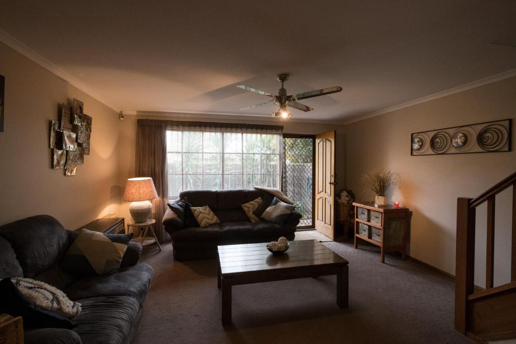 Glenelg North " Home Away From Home" photo 4