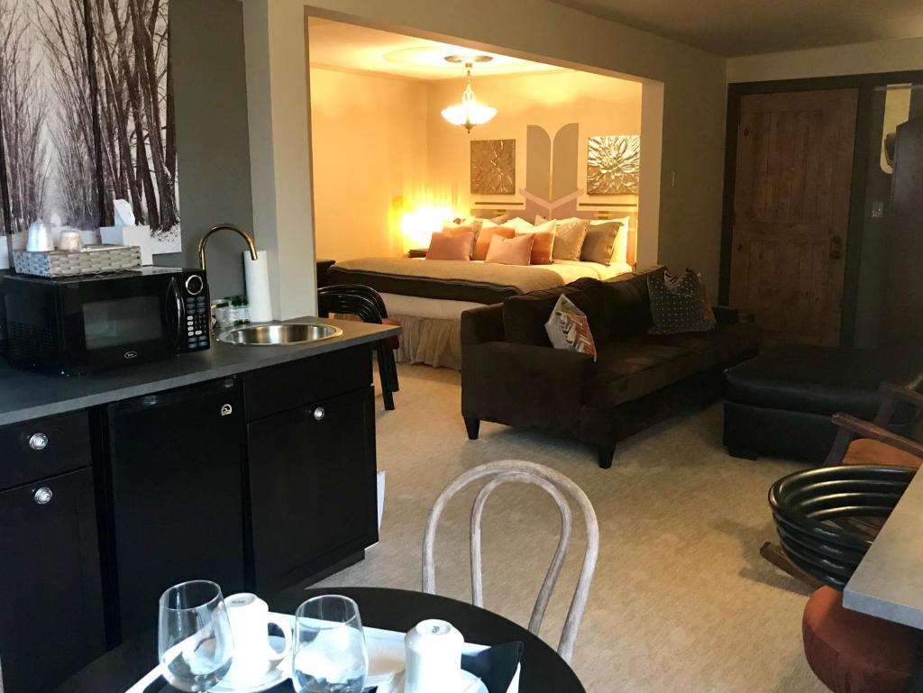 Colter's Lodge photo 3