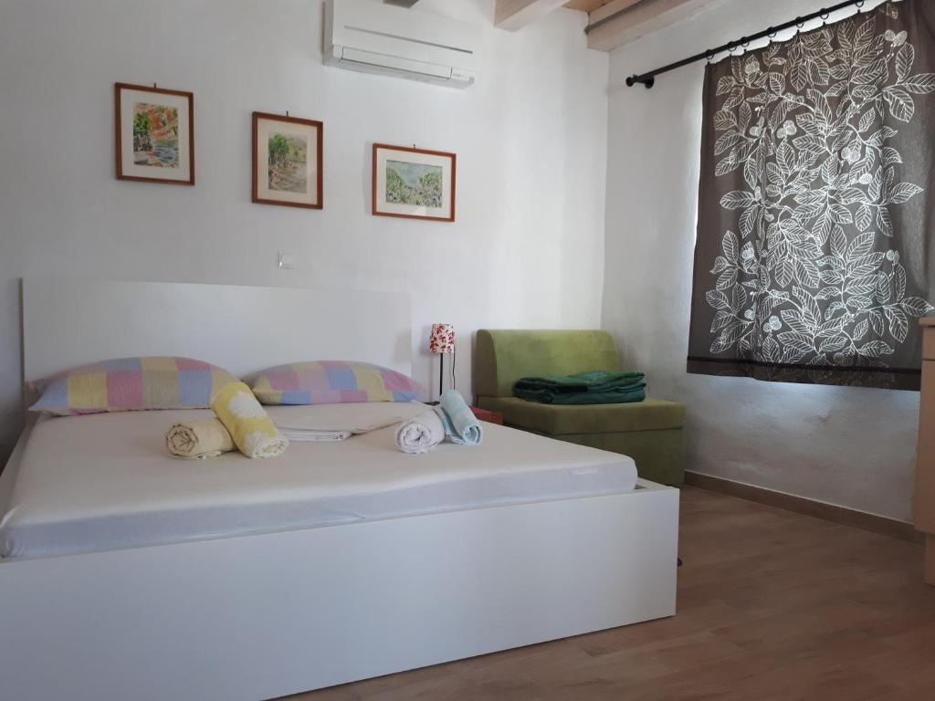 House at the seafront photo 3