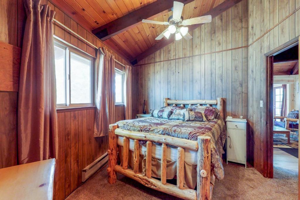 Rustic Retreat photo 3