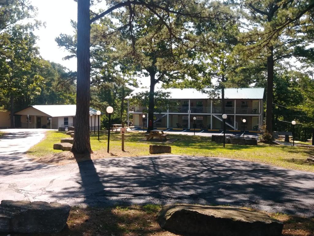 Travelers Inn image