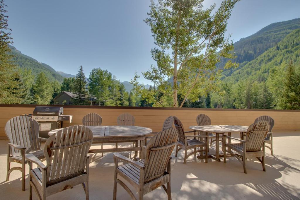 Cozy Mountain Getaway photo 4