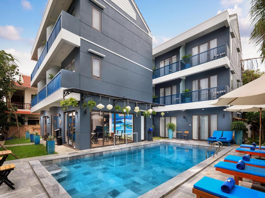 The Blue Alcove Hotel