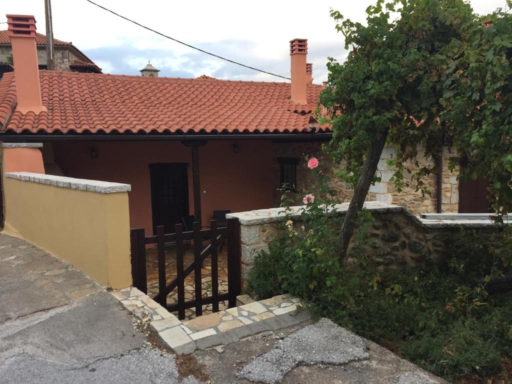 Apostolia's big house Bed and view photo 1
