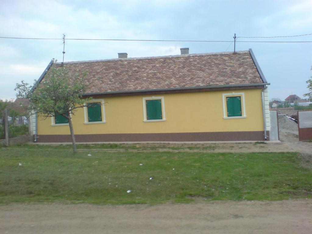 Lovačka kuća photo 1