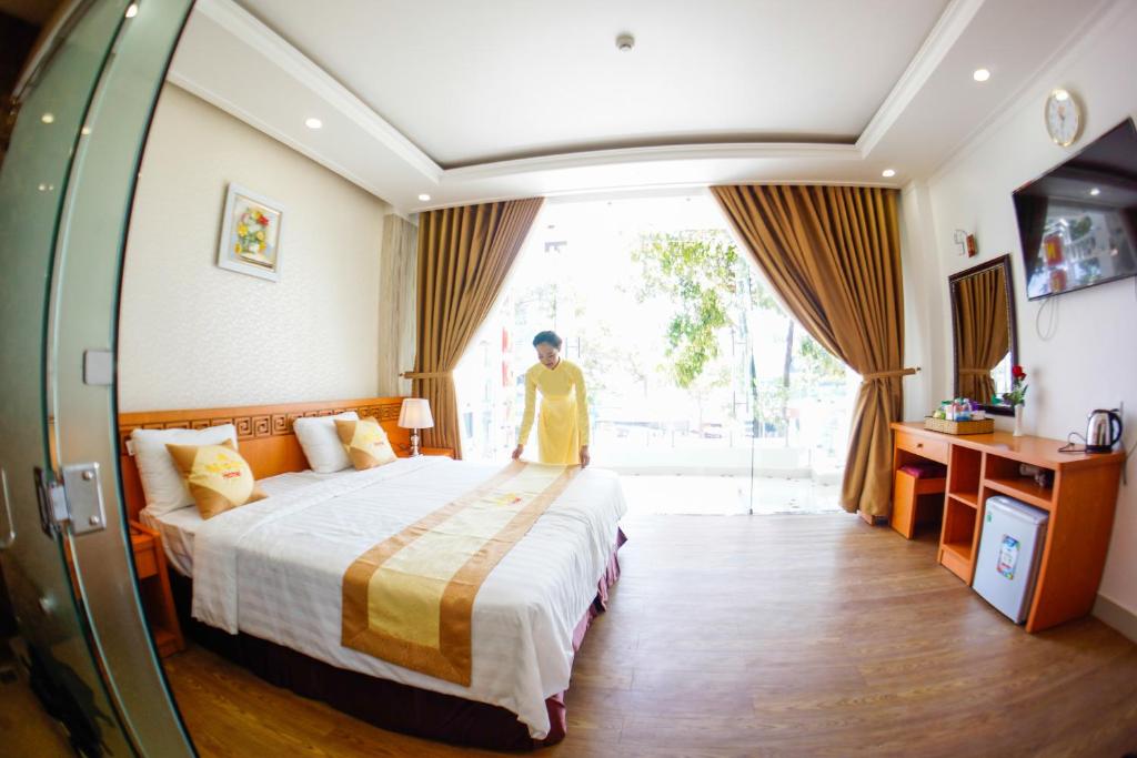 NỮ HOÀNG HOTEL