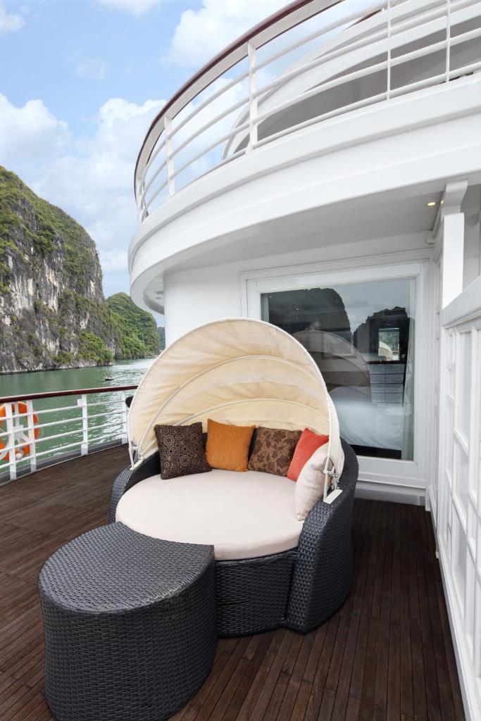 Paradise Elegance Cruise Halong