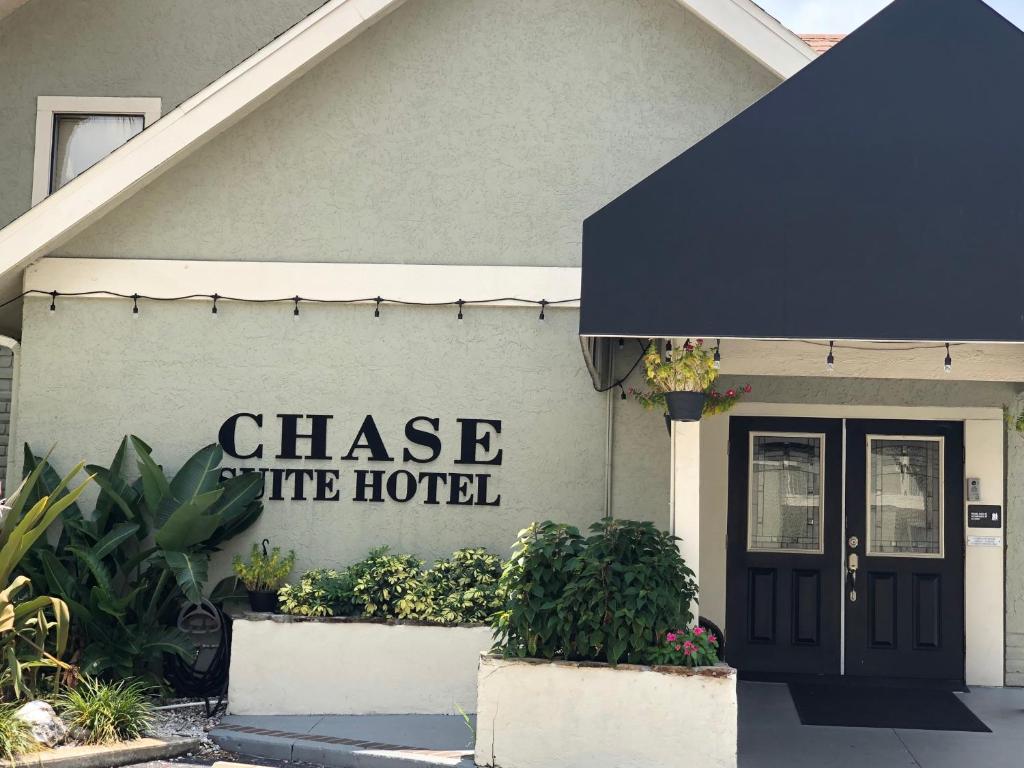 Chase Suite Hotel Rocky Point Tampa image