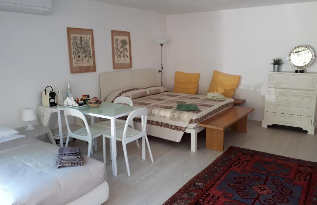 Bed & Breakfast San Lazzaro Room - Tap to explore photos