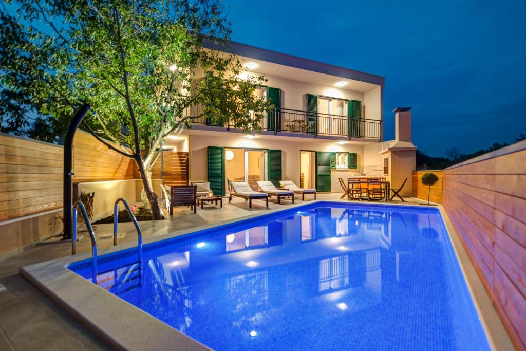 Villa Nika photo 2