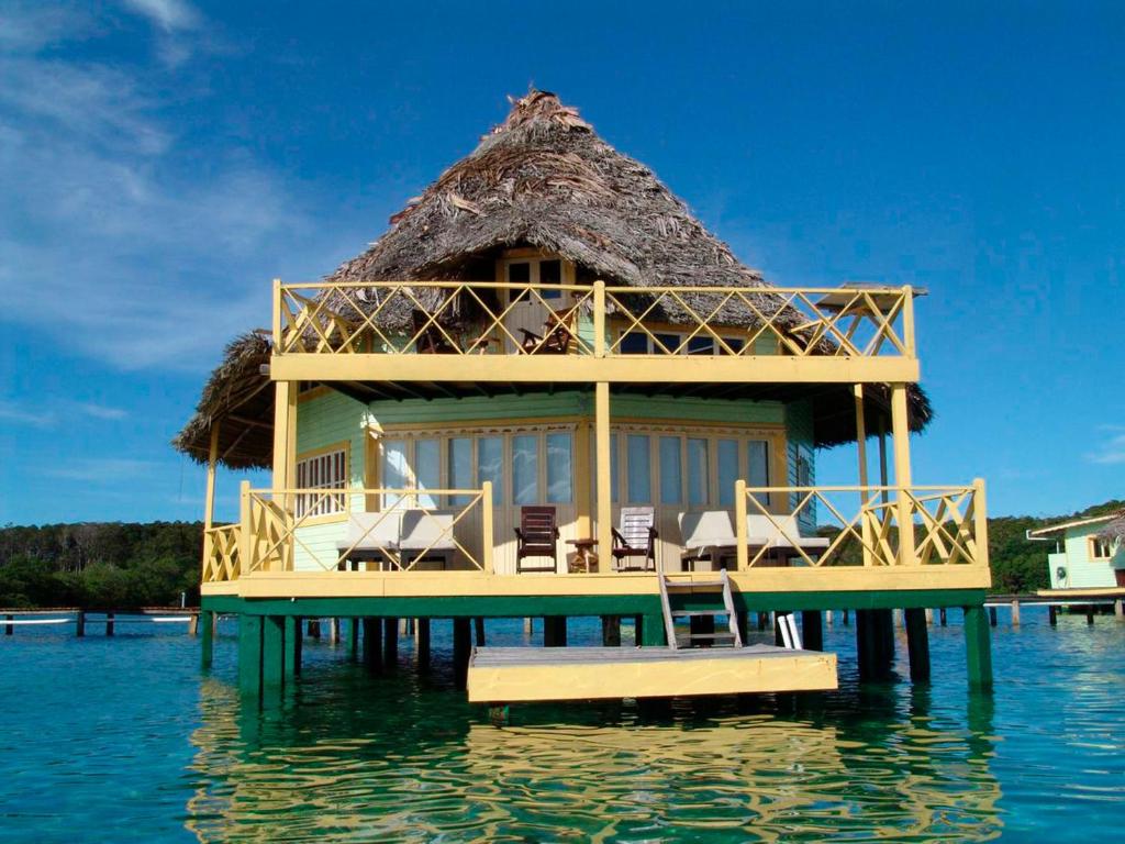 Punta Caracol Acqua Lodge photo 4