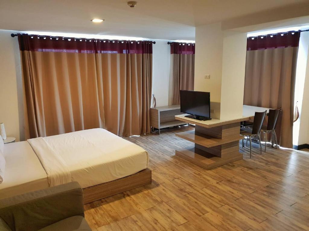 Апартаменты (Апартаменты в пентхаусе), Апарт-отель Mooks Residence