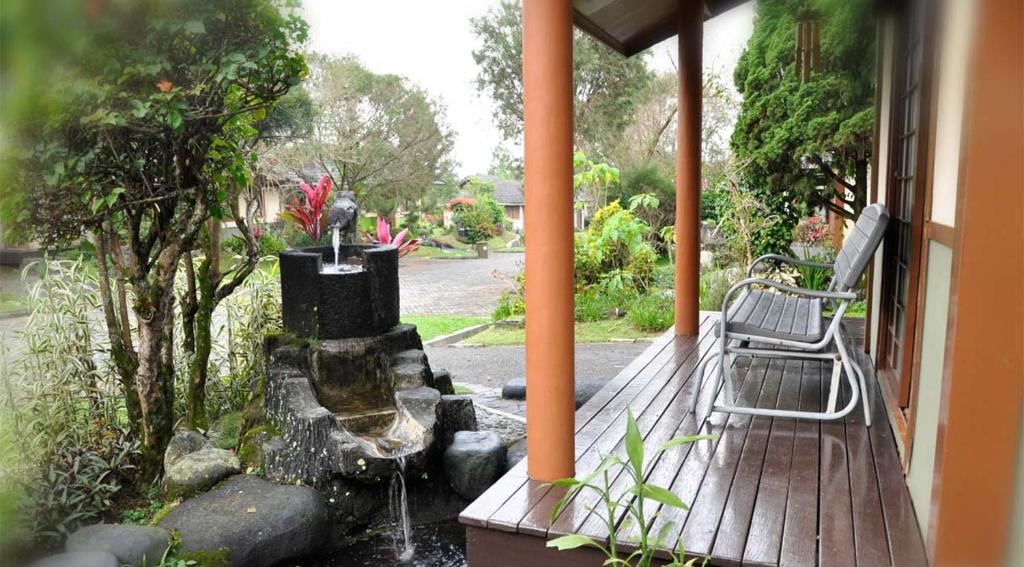 Villa Kota Bunga Ade Type Jepang - 0220 - Tap to explore photos