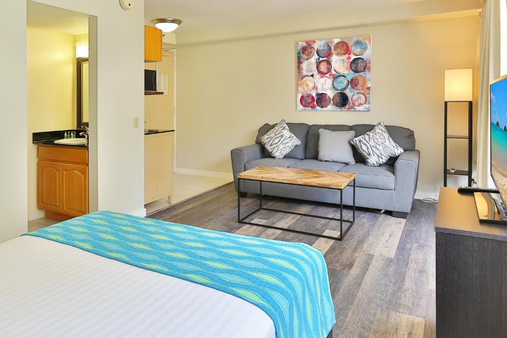 City View Studio with Pool Access in Aloha Surf! image