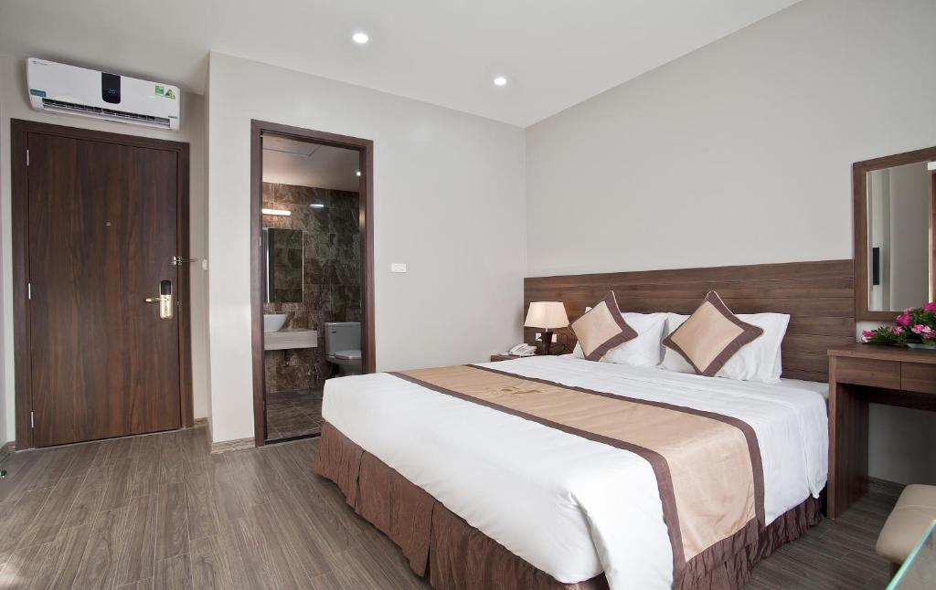 Двухместный (Улучшенный двухместный номер с 1 кроватью), Victor Hanoi Hotel