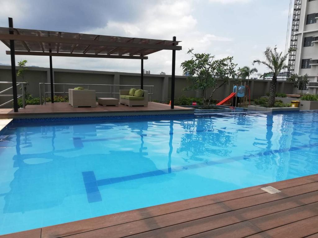 Nica's Place Property Management Services at Horizons 101 Condominium photo 4
