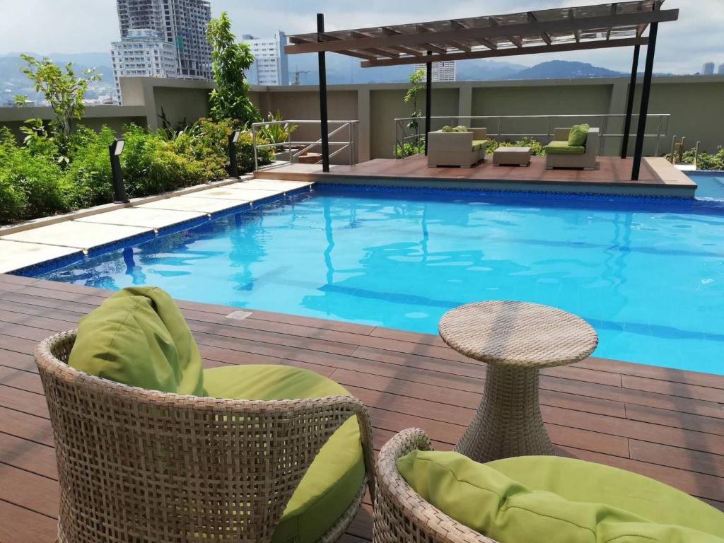 Nica's Place Property Management Services at Horizons 101 Condominium photo 2