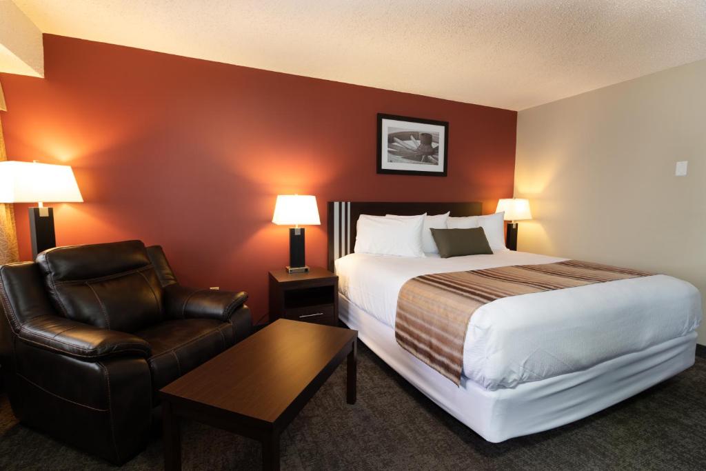 BCMInns - Lloydminster photo 1