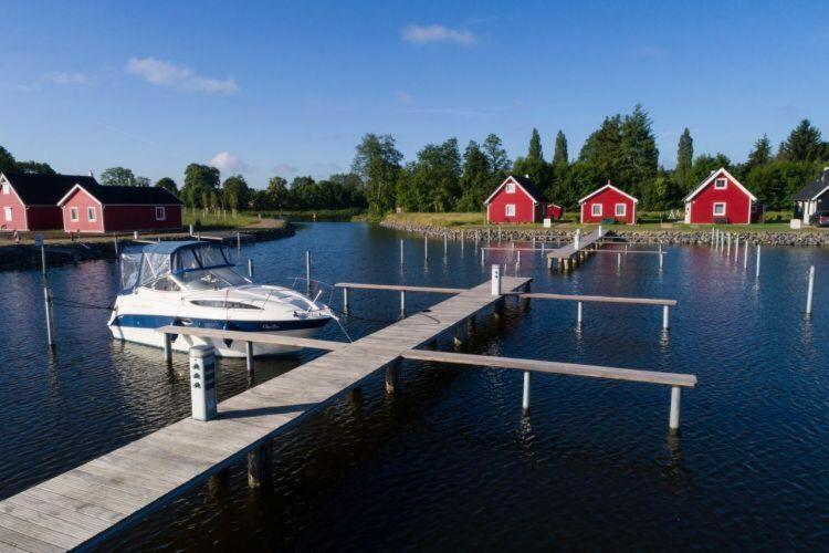 Skandinavisches-Ferienhaus-2-Reihe-zum-Wasser-fuer-6-Personen photo 1