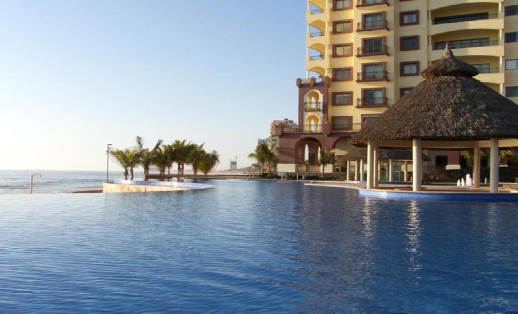Beachfront at Las Gavias Grand 216 photo 2