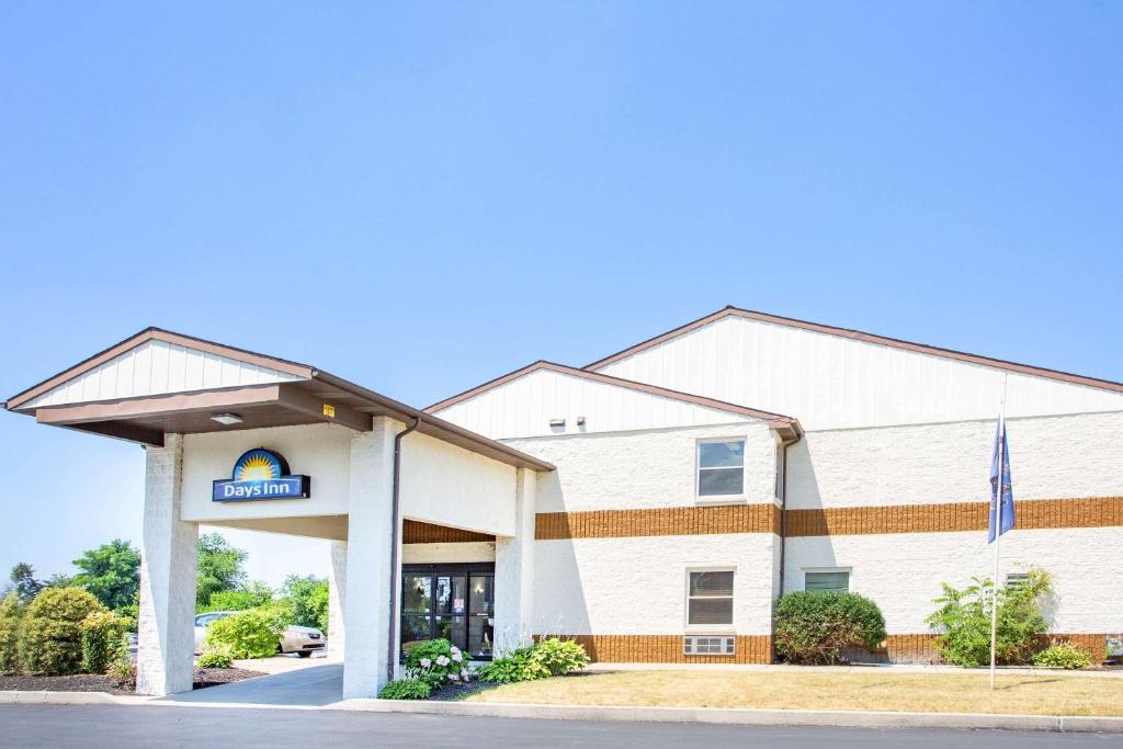 Days Inn by Wyndham Lancaster PA Dutch Country image