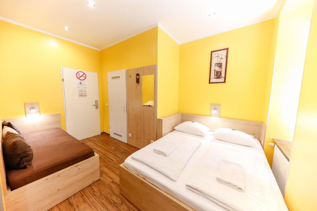 Трехместный (3 Person Room), Do Step Inn
