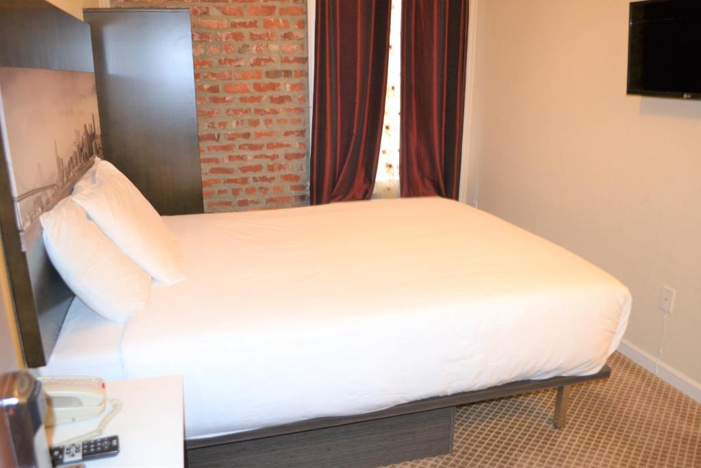 Inn on Folsom photo 2