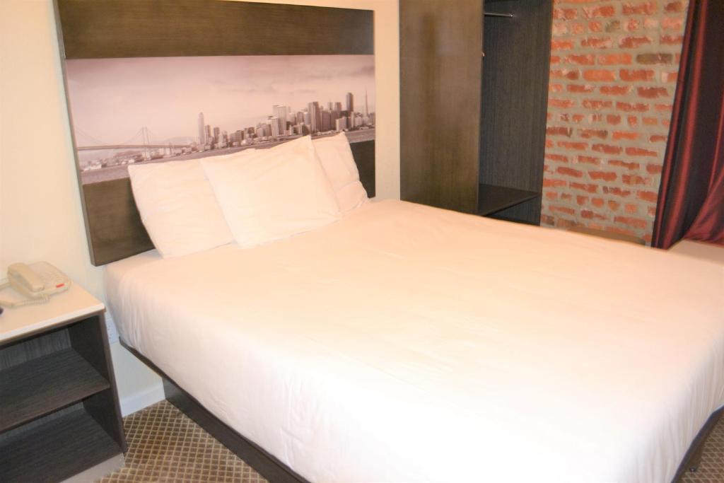 Inn on Folsom photo 4