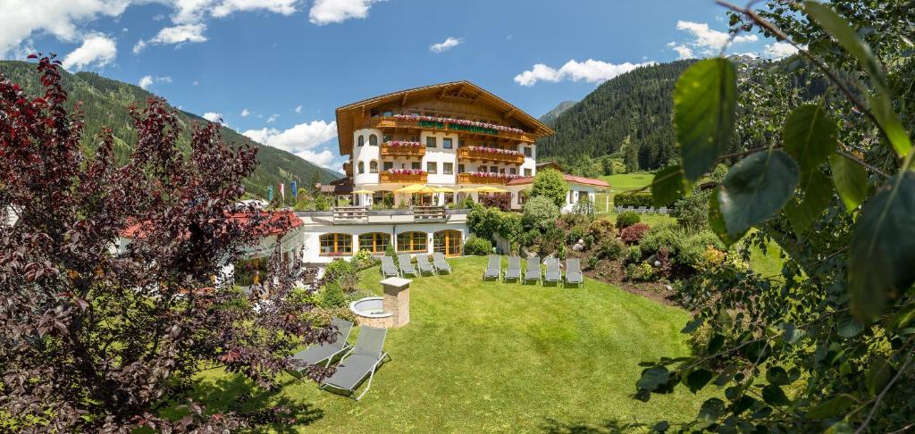 Aktiv & Vitalhotel Bergcristall photo 1