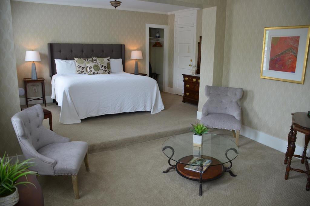 Maplewood Hotel photo 1