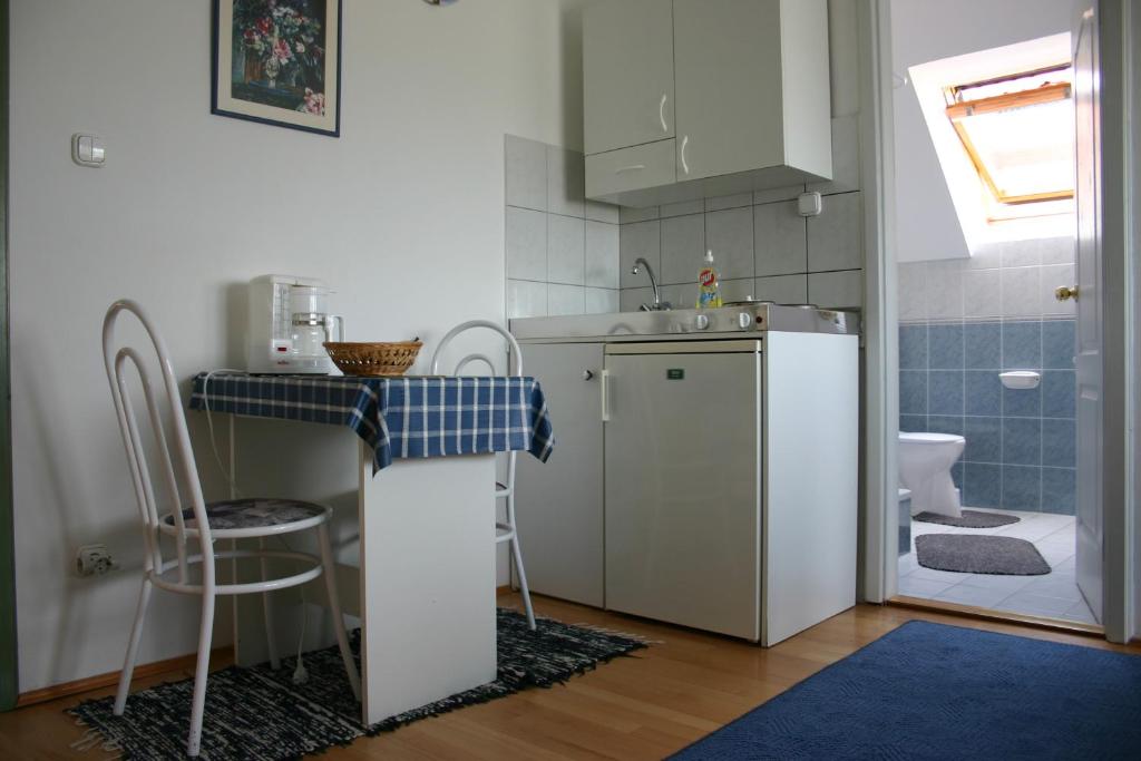 Апартаменты (Апартаменты с террасой или балконом (для 2 взрослых)), Flora Villa Apartments with terrace