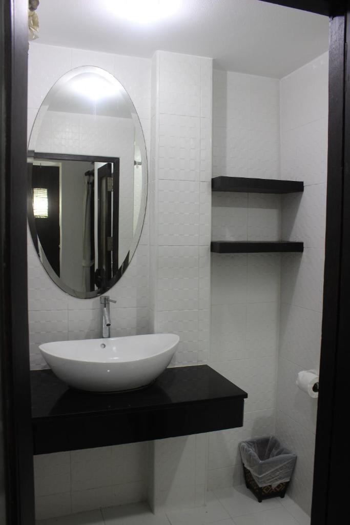 Двухместный (Двухместный номер Делюкс с 1 кроватью), Amber Residence