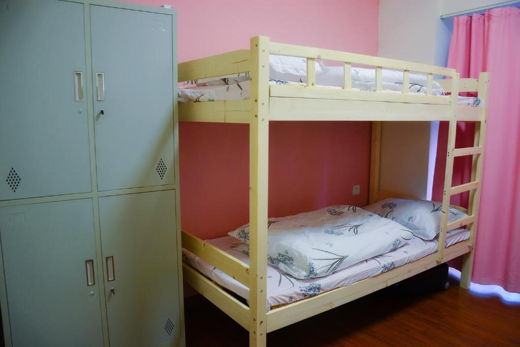 Номер (Односпальная кровать в общем номере для женщин), YoYo Youth Apartment