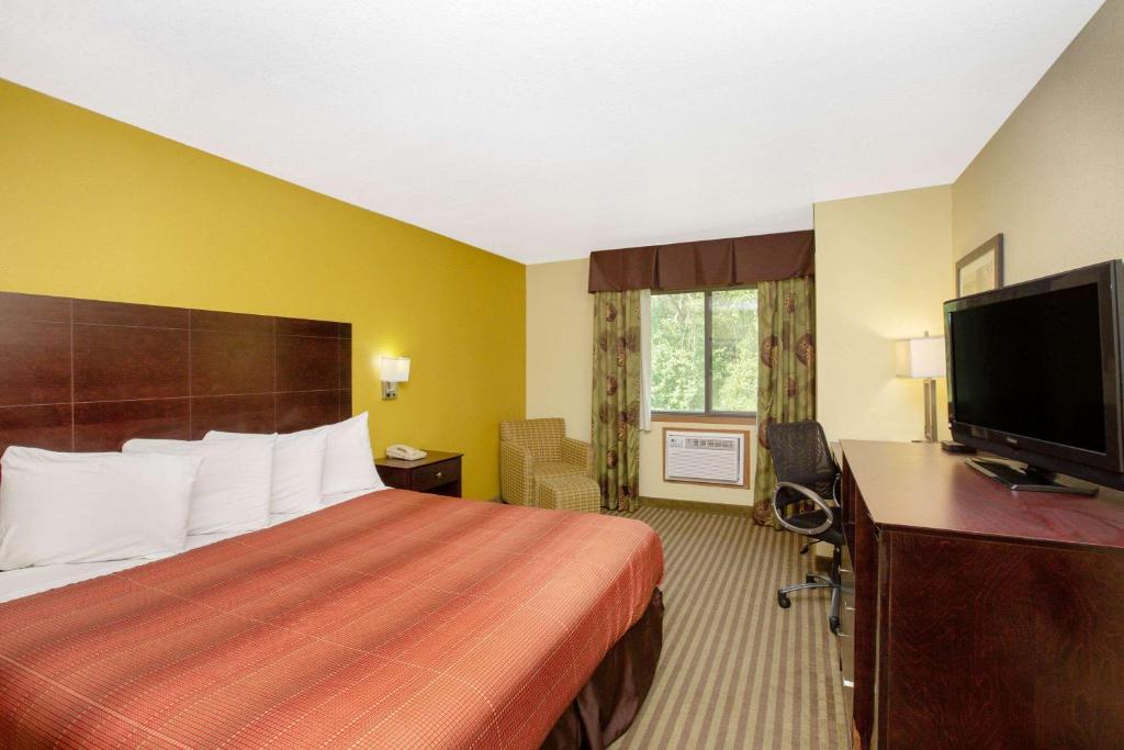 AmericInn by Wyndham Council Bluffs photo 1