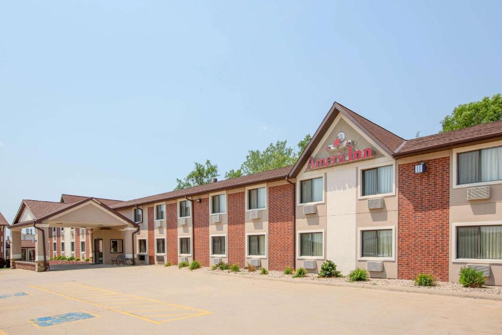 AmericInn by Wyndham Council Bluffs photo 3