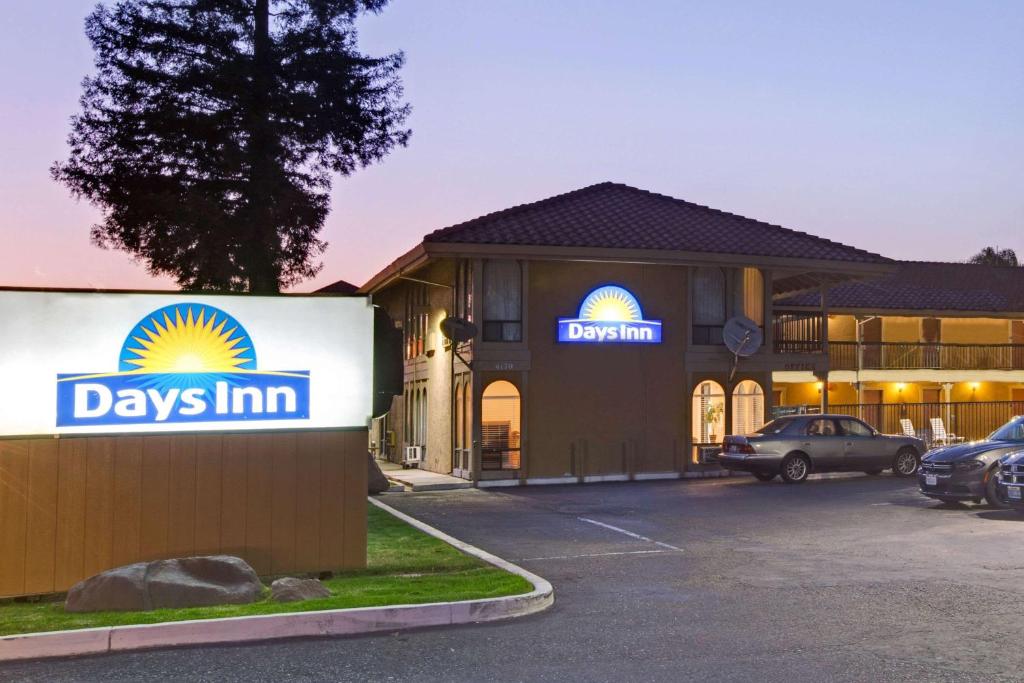Days Inn by Wyndham San Jose image