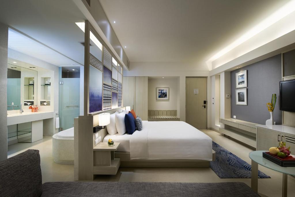 Четырехместный (Номер Делюкс с кроватью размера «king-size»), Отель Amari Ocean Pattaya