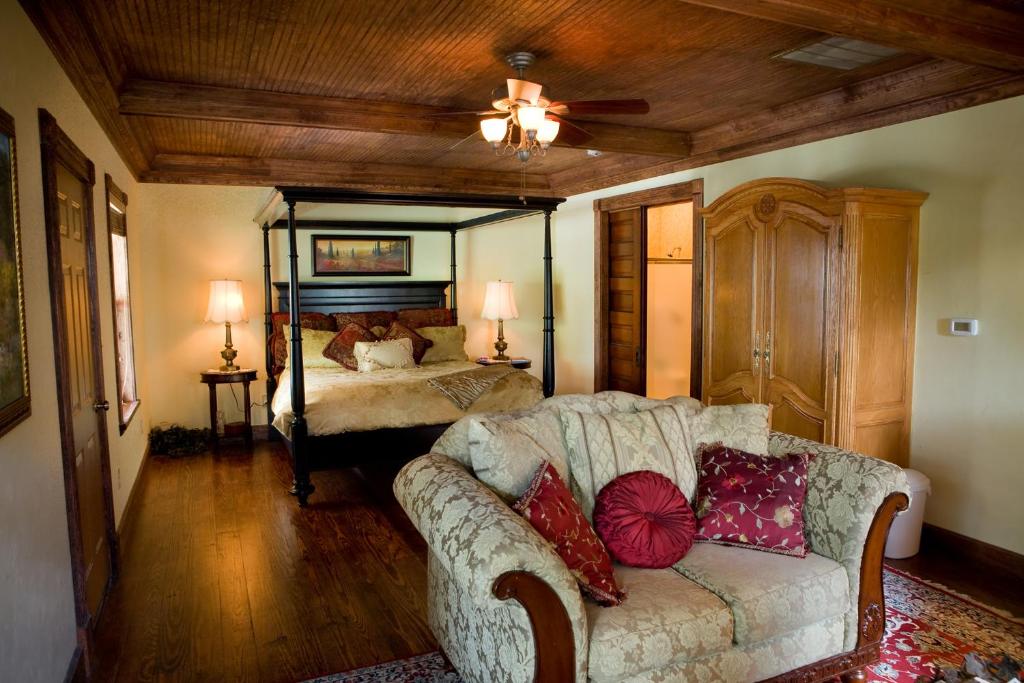 Bed and Breakfast on White Rock Creek image