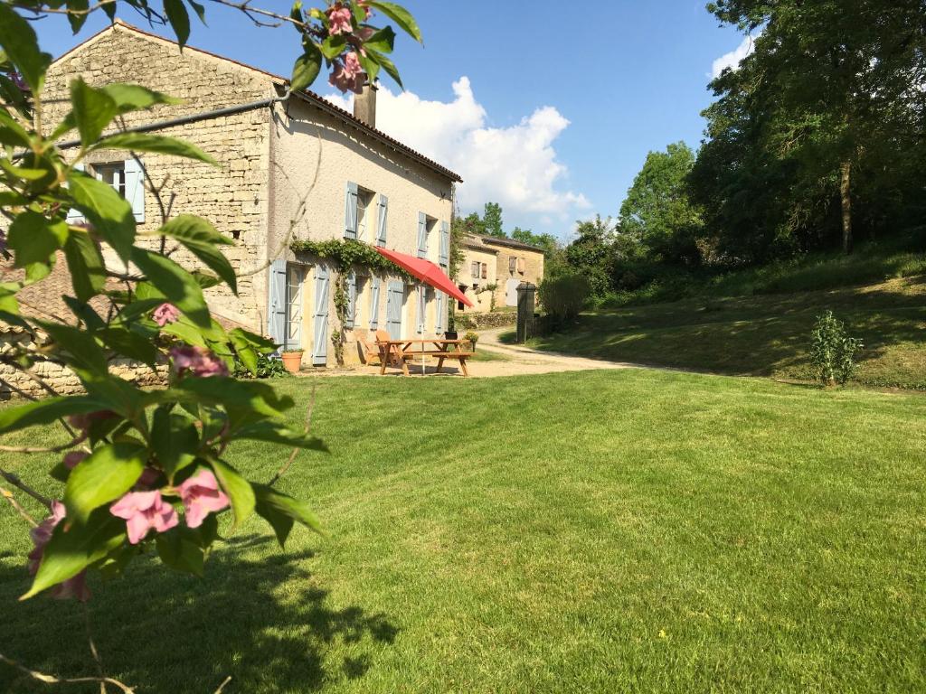 La Maison du Gardien Domaine du Château des Loups photo 3
