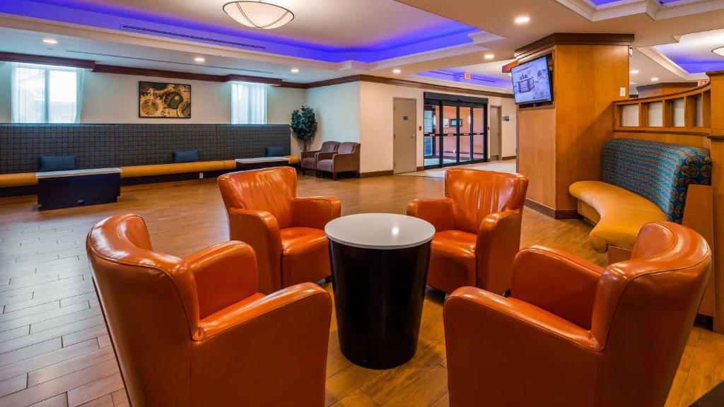 Best Western Premier Toronto Airport Carlingview Hotel photo 3