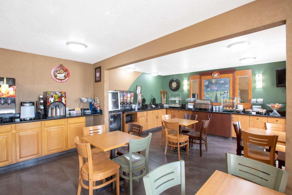 AmericInn by Wyndham Council Bluffs image