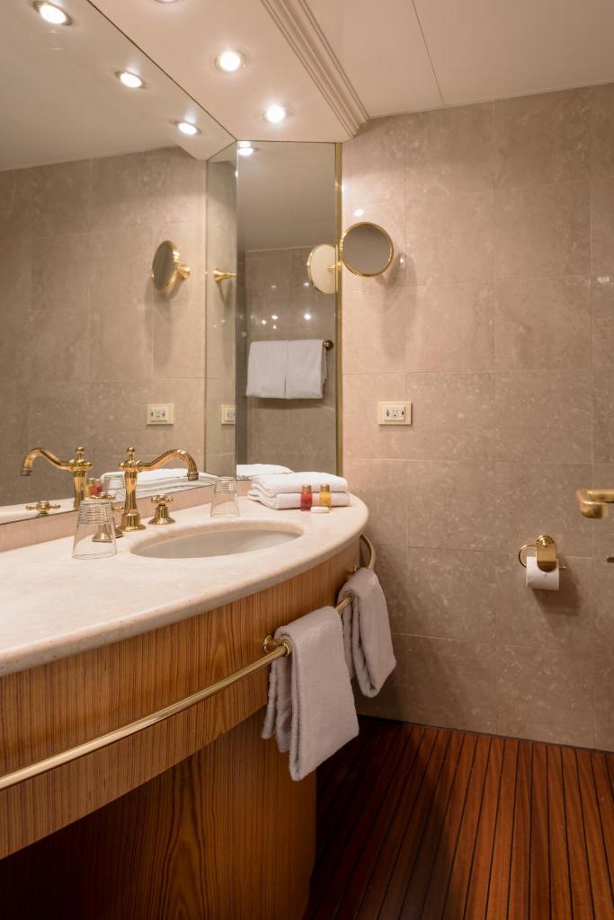 Двухместный (Номер Делюкс в ботеле с видом на реку), OnRiver Hotels - MS Cézanne