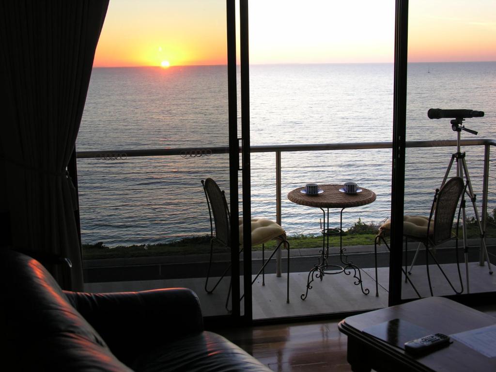 Clifftop Apartments Portland Vic photo 1
